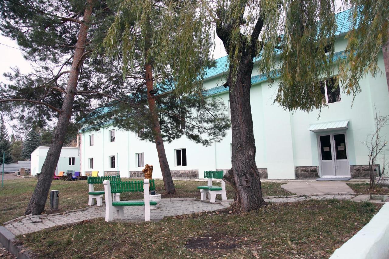 N&R Rest House 萨克德佐尔镇 外观 照片